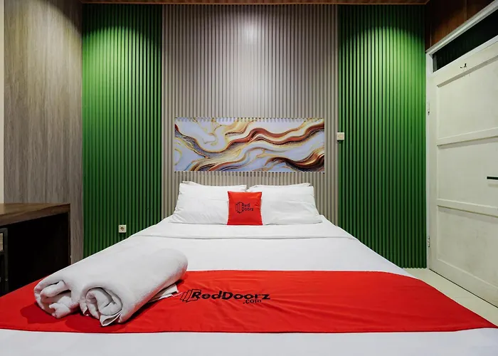 RedDoorz near Exit Toll Bogor Hotel